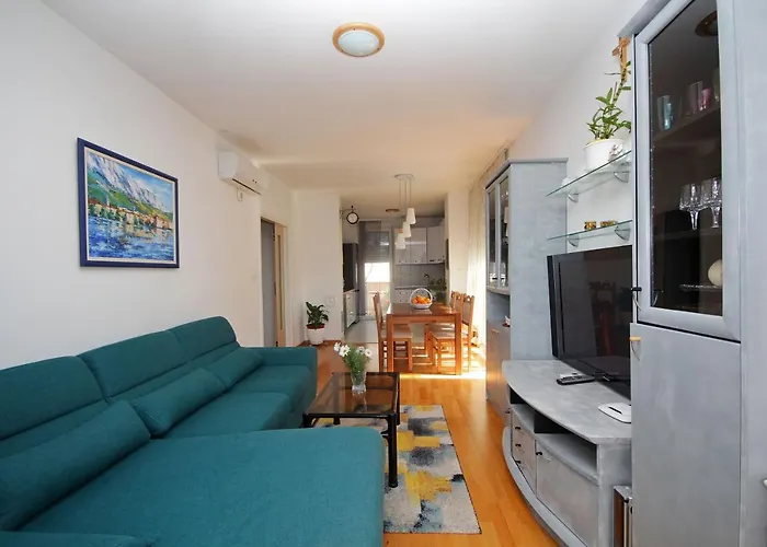 Marinovic Макарська